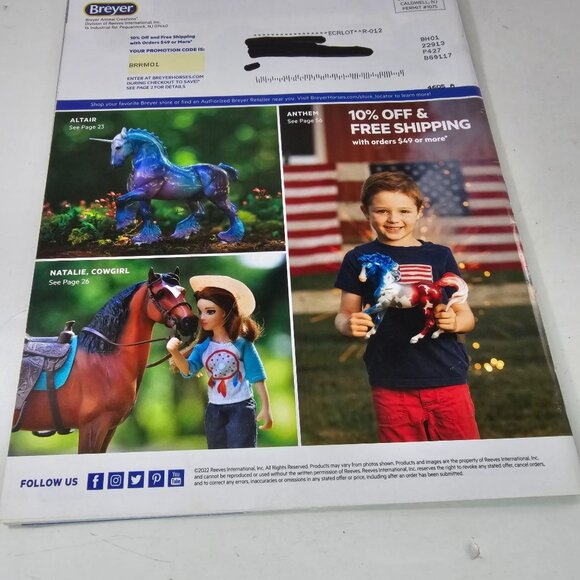 Breyer Holiday 2022 Collectible Catalog Featuring Model Horses Magazine - Picture 5 of 8
